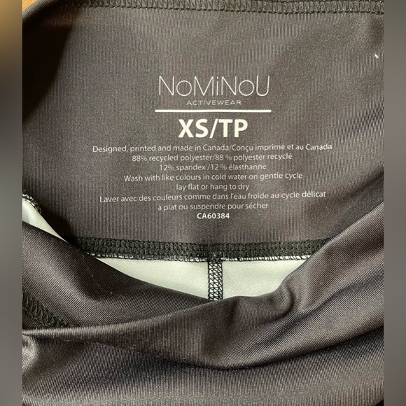 NoMiNoU Activewear leggings with artist design print - Canada made - Picture 5 of 5
